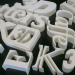 Litery 3D z pianki XPS wycięty ploterem termicznym